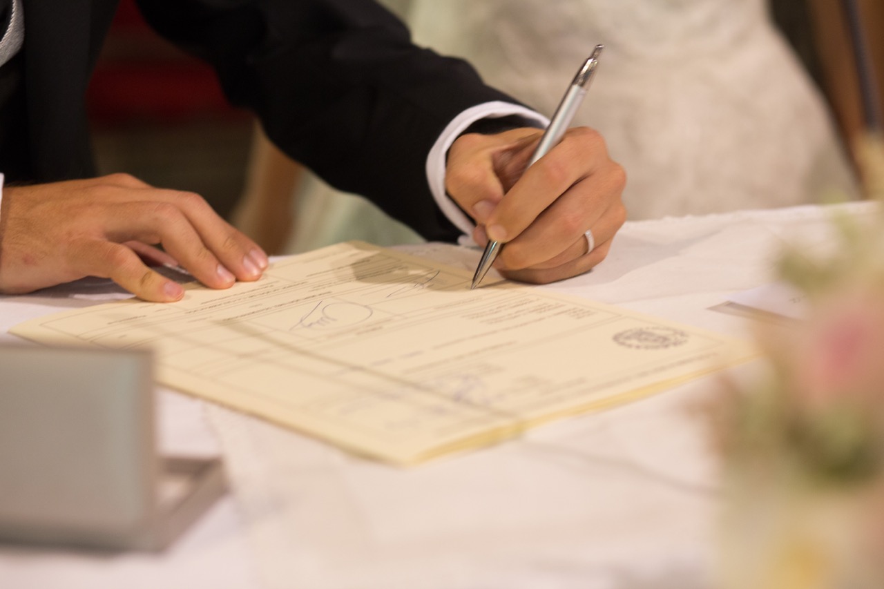 Documentos necesarios para tramitar el expediente matrimonial.